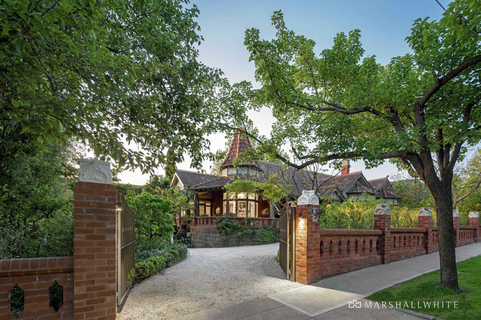 4 bedrooms House in 9 Como Avenue SOUTH YARRA VIC, 3141