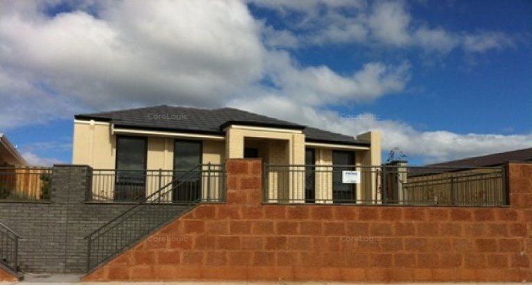 4 bedrooms House in 59 Banrock Drive ELLENBROOK WA, 6069