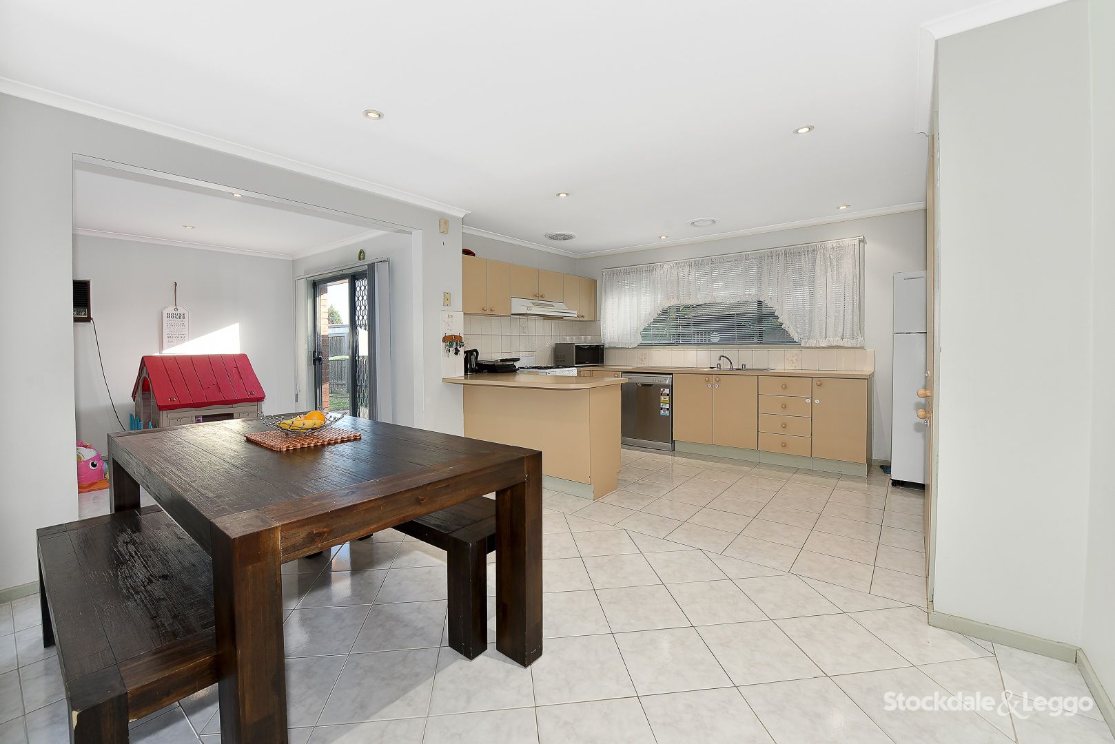 8 Trotting Place, Epping VIC 3076, Image 2