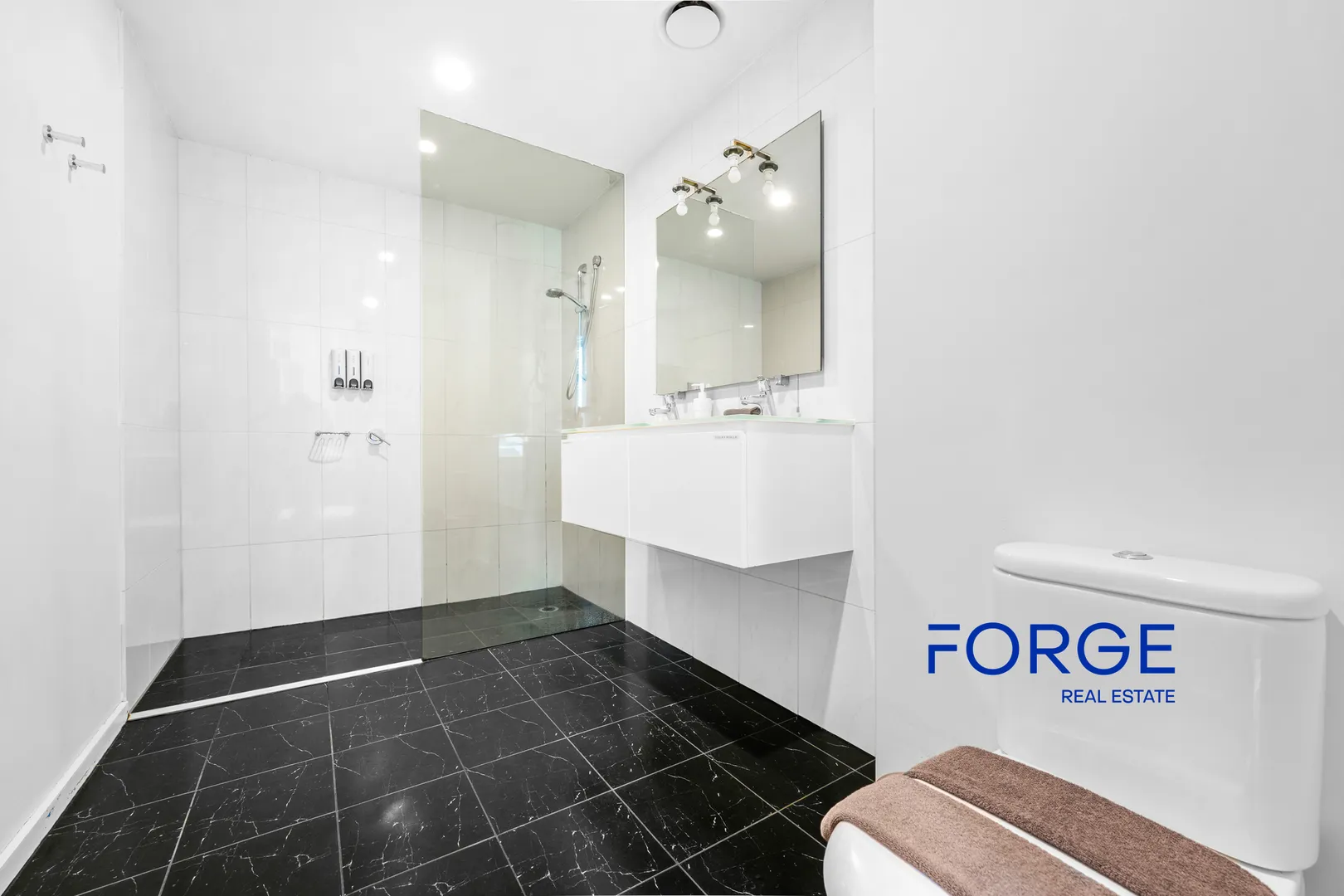 Paris End CBD Apartment  Exceptional Rental Yield - More