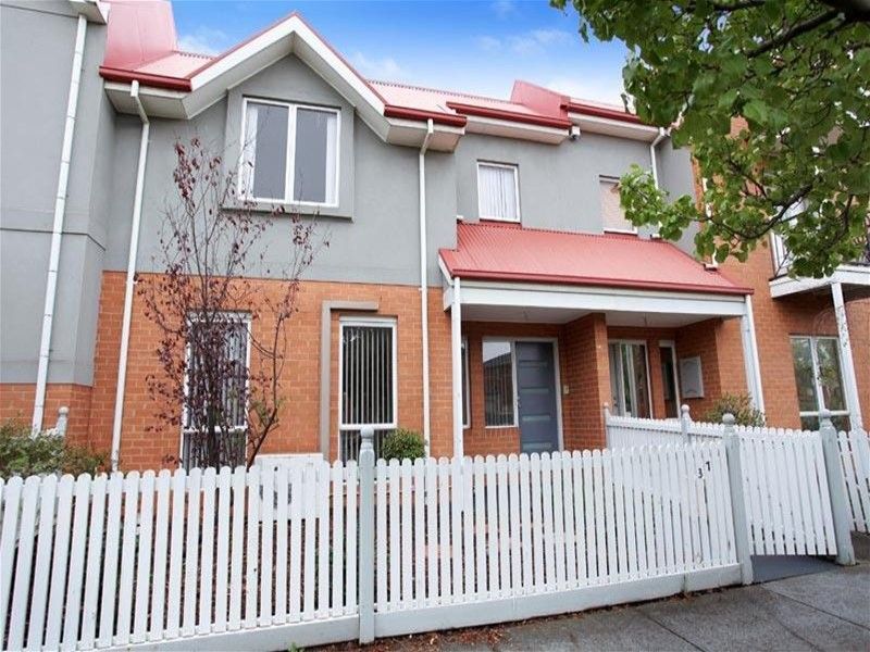 3 bedrooms Townhouse in 37 Forge Close MARIBYRNONG VIC, 3032