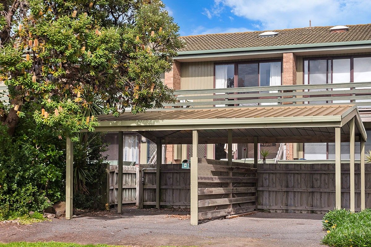 2 bedrooms Terrace in 4/110 Griffiths Street PORT FAIRY VIC, 3284