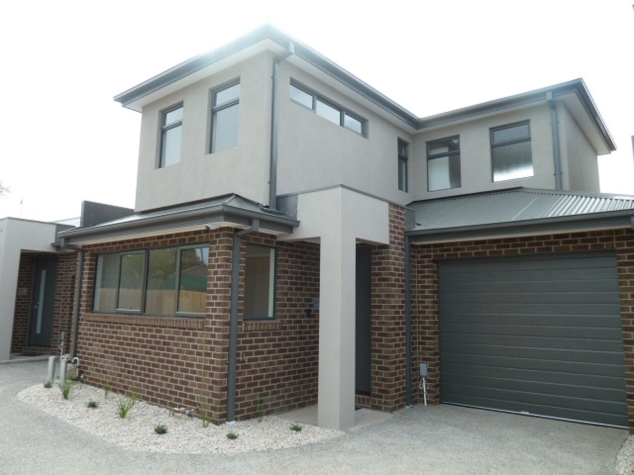 2 bedrooms Townhouse in 3/15 Cresswold Avenue AVONDALE HEIGHTS VIC, 3034
