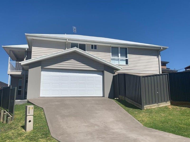 4 bedrooms House in 10 Aqua Court CAMERON PARK NSW, 2285