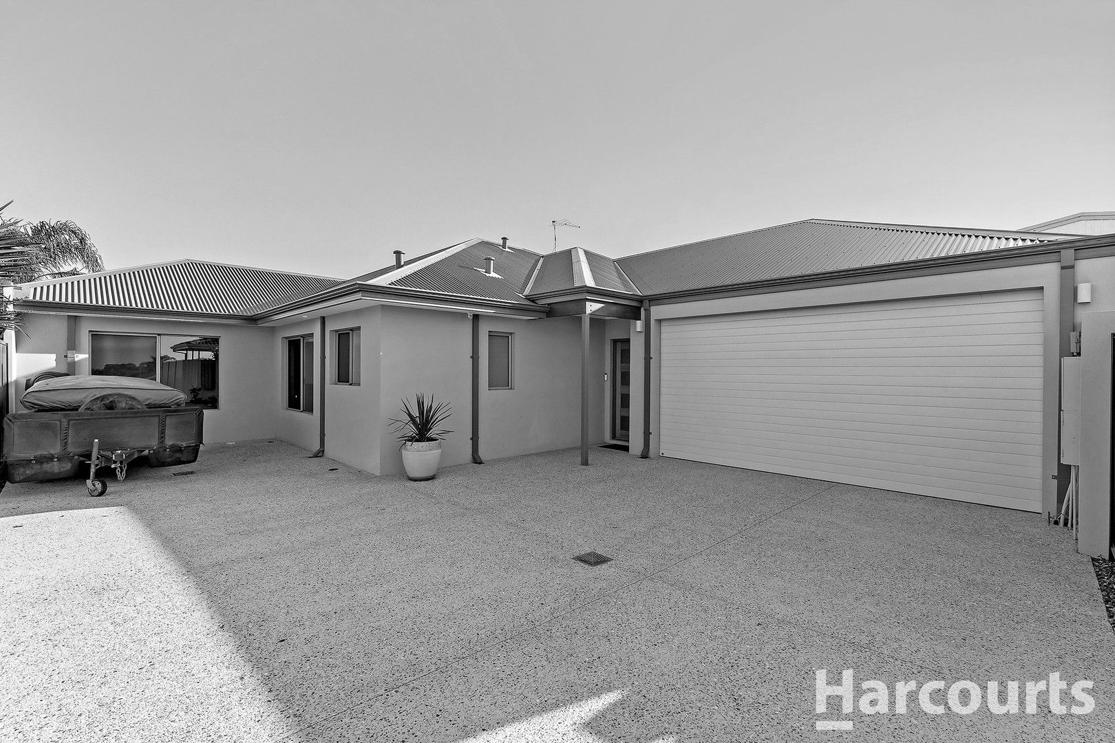 26B Lindley Road, Halls Head WA 6210, Image 0