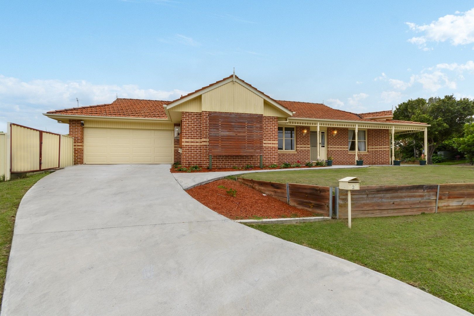 2 Trent Court, Sandstone Point QLD 4511, Image 0