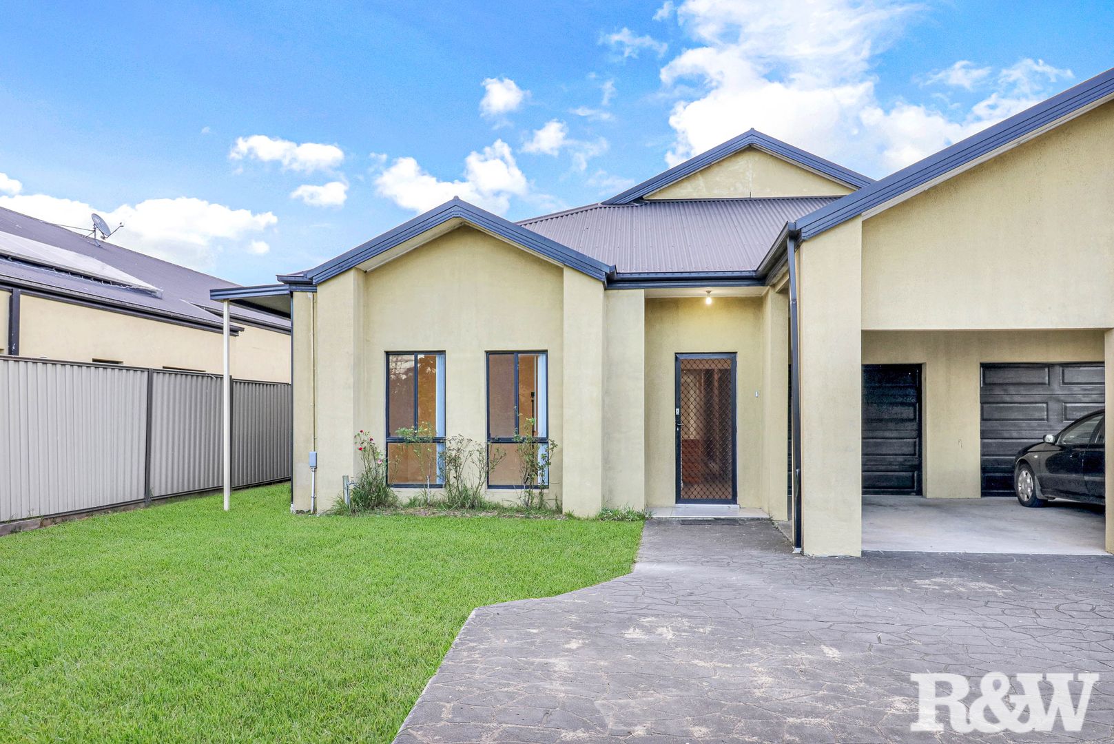 2/111 Melbourne Street, Oxley Park NSW 2760
