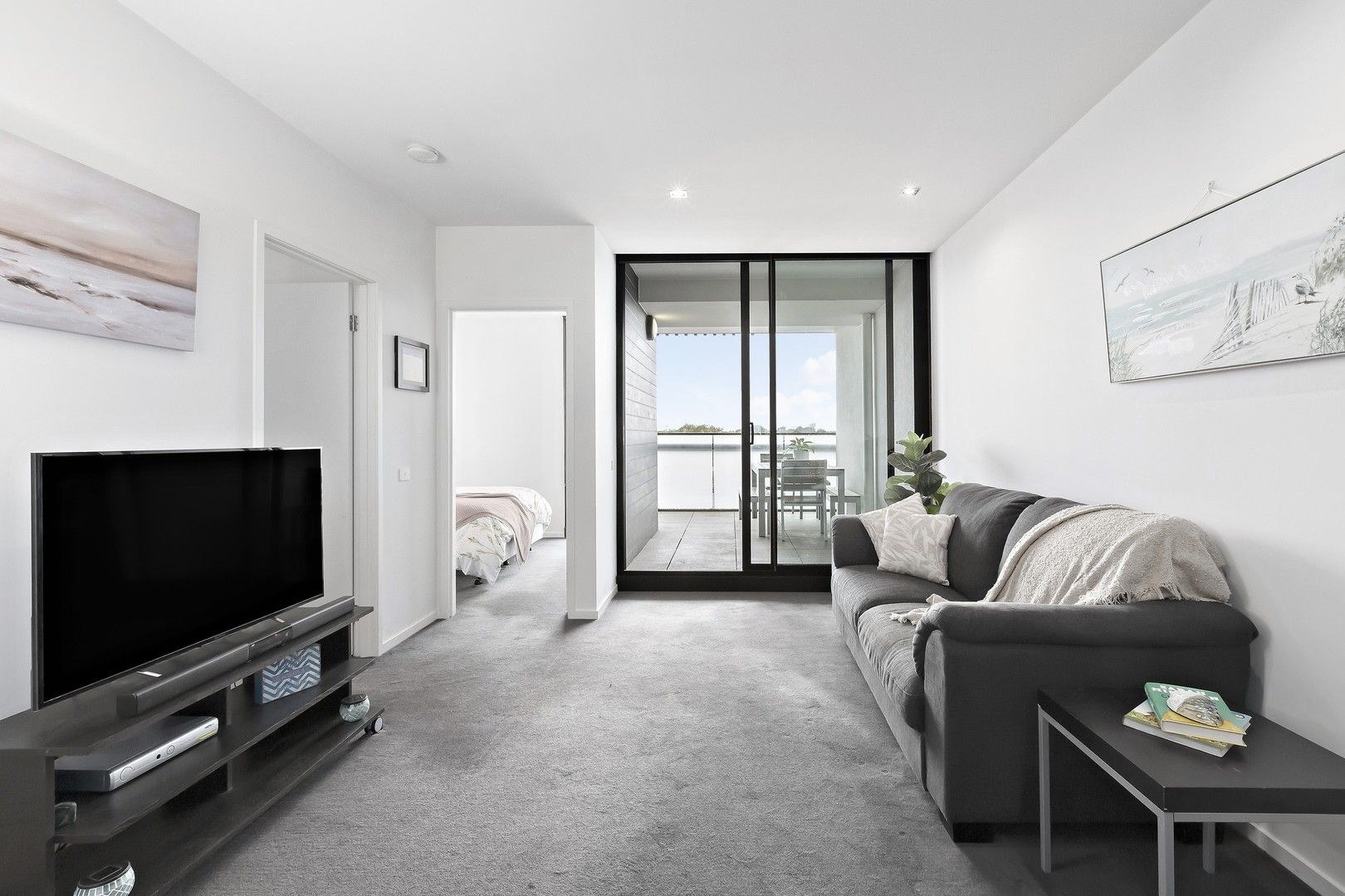 2 bedrooms Apartment / Unit / Flat in 122/286 Highett Road HIGHETT VIC, 3190