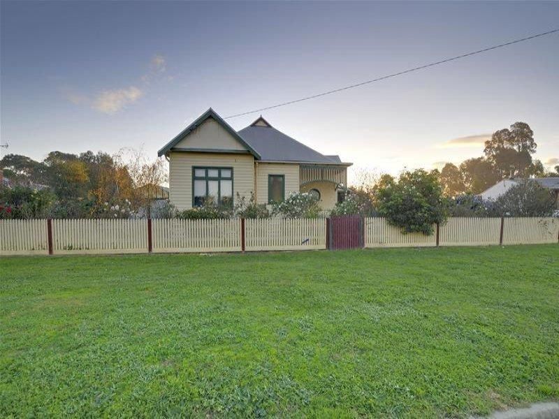 15 Railway Street, COWWARR VIC 3857, Image 0