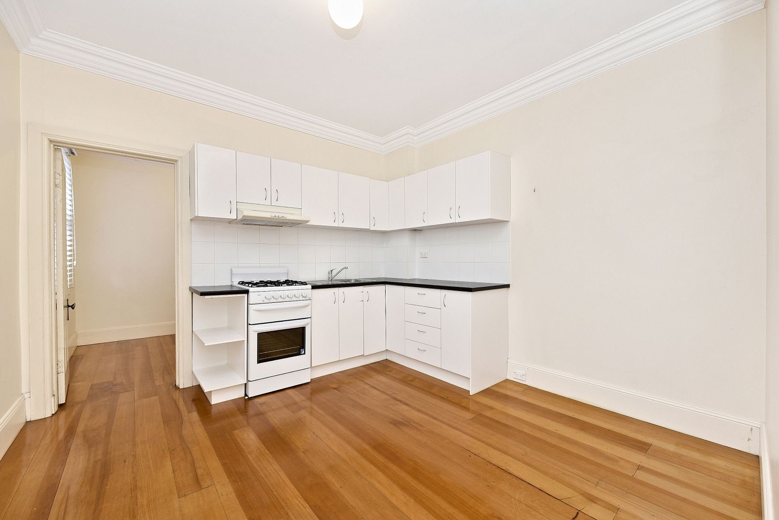 4/10 Oxford Street, Petersham NSW 2049, Image 2