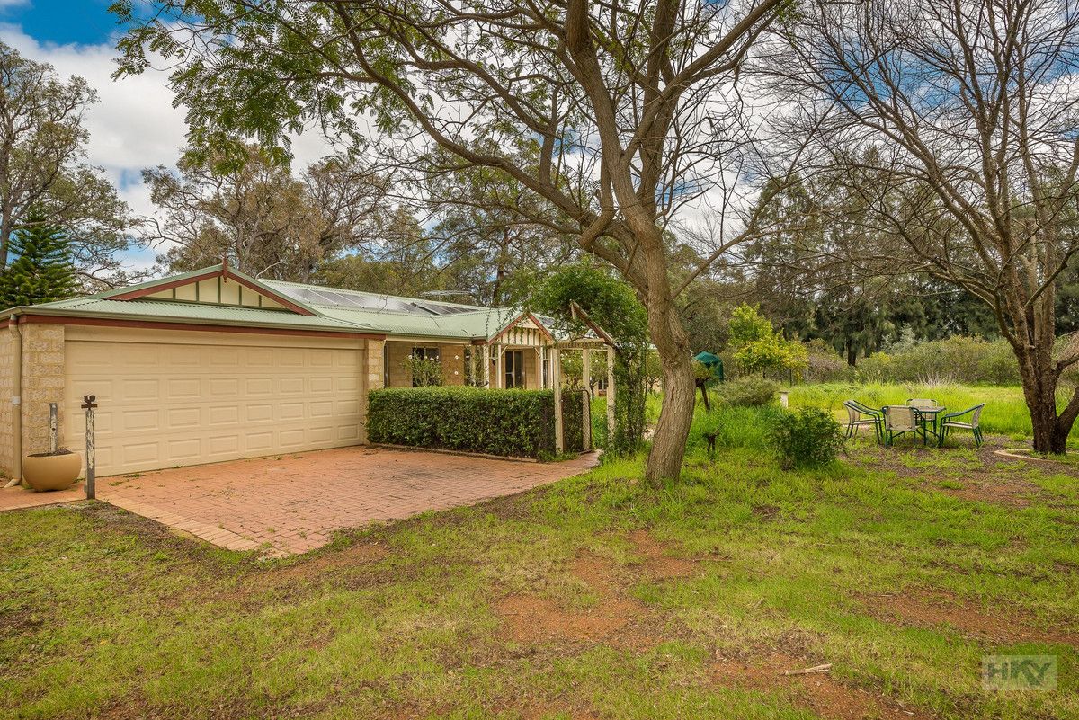 134 Murray Grey Circle, Lower Chittering WA 6084, Image 2