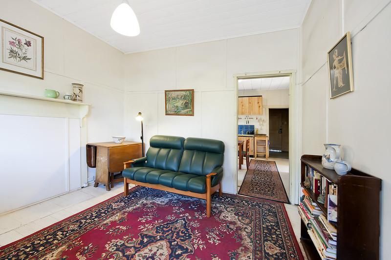 10 Hennigan Street, FORREST VIC 3236, Image 2