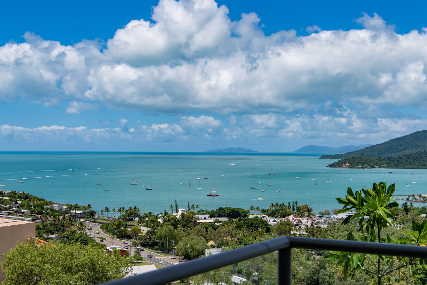 17/18 Seaview Drive, Airlie Beach QLD 4802, Image 1