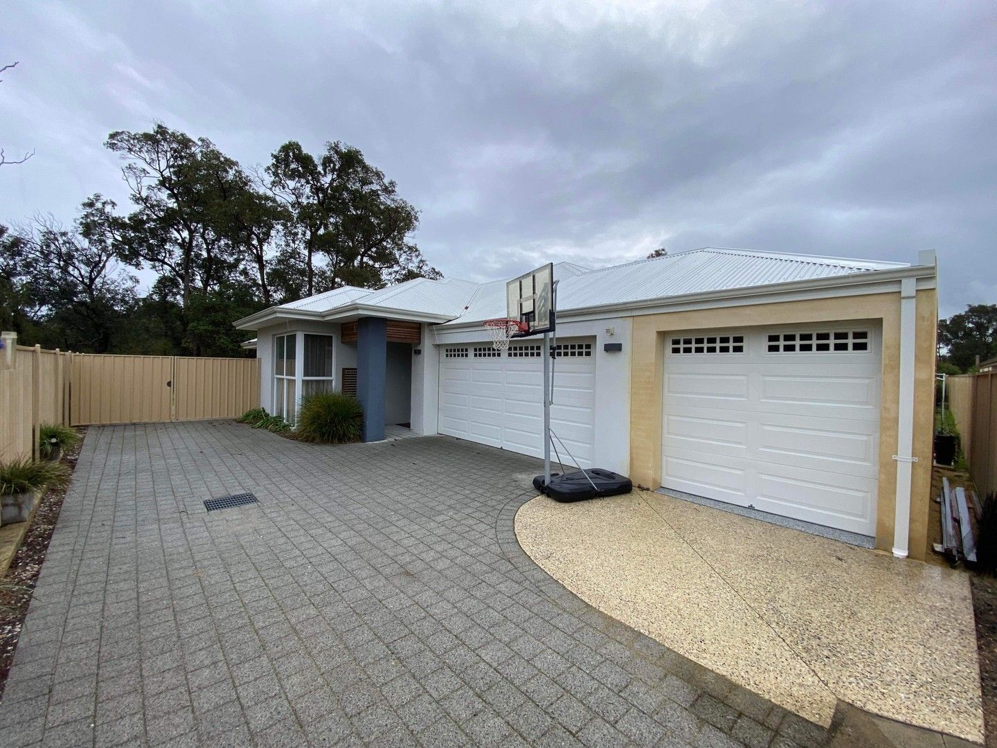 4 bedrooms House in 36 Millbridge Boulevard MILLBRIDGE WA, 6232