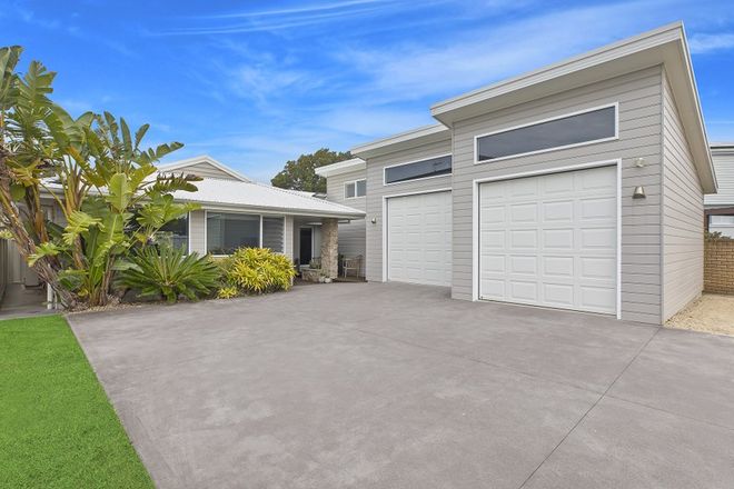 Picture of 12 Minell Close, WAMBERAL NSW 2260