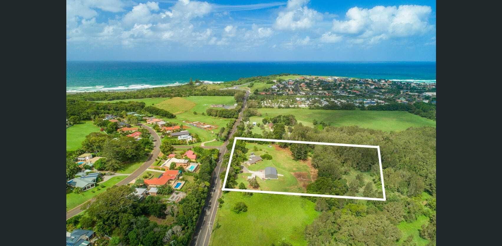 4 bedrooms House in 85 Skennars Head Rd LENNOX HEAD NSW, 2478
