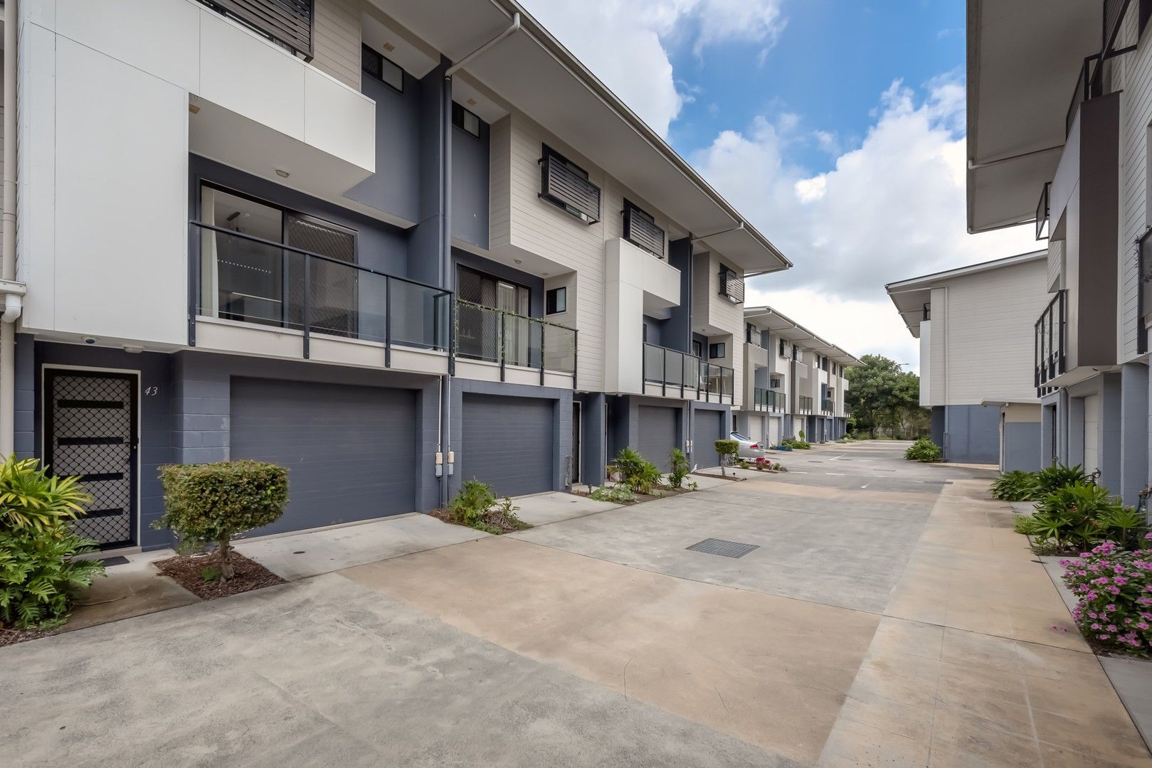 3 bedrooms Townhouse in 43/10 Riverview Road NERANG QLD, 4211