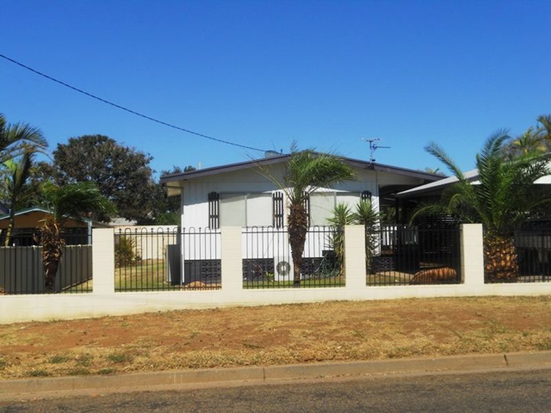 3 bedrooms House in 48 Brett Avenue MOUNT ISA QLD, 4825