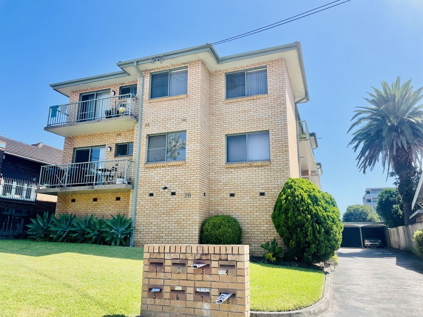 2 bedrooms Apartment / Unit / Flat in 4/70 Church Street WOLLONGONG NSW, 2500