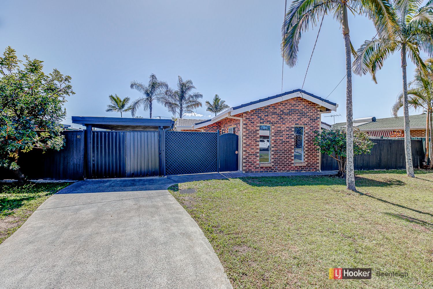 3 bedrooms House in 16 Baradine Street MOUNT WARREN PARK QLD, 4207