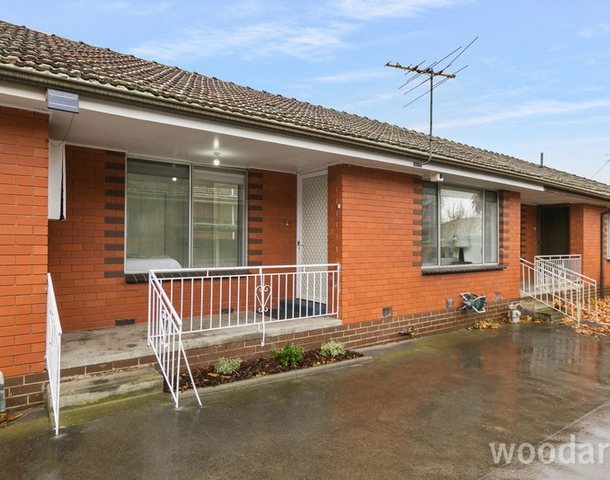 2/27 Gladstone Street, Coburg VIC 3058