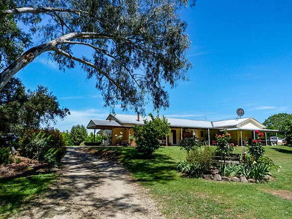 106 Lower River Road West, Gapsted VIC 3737
