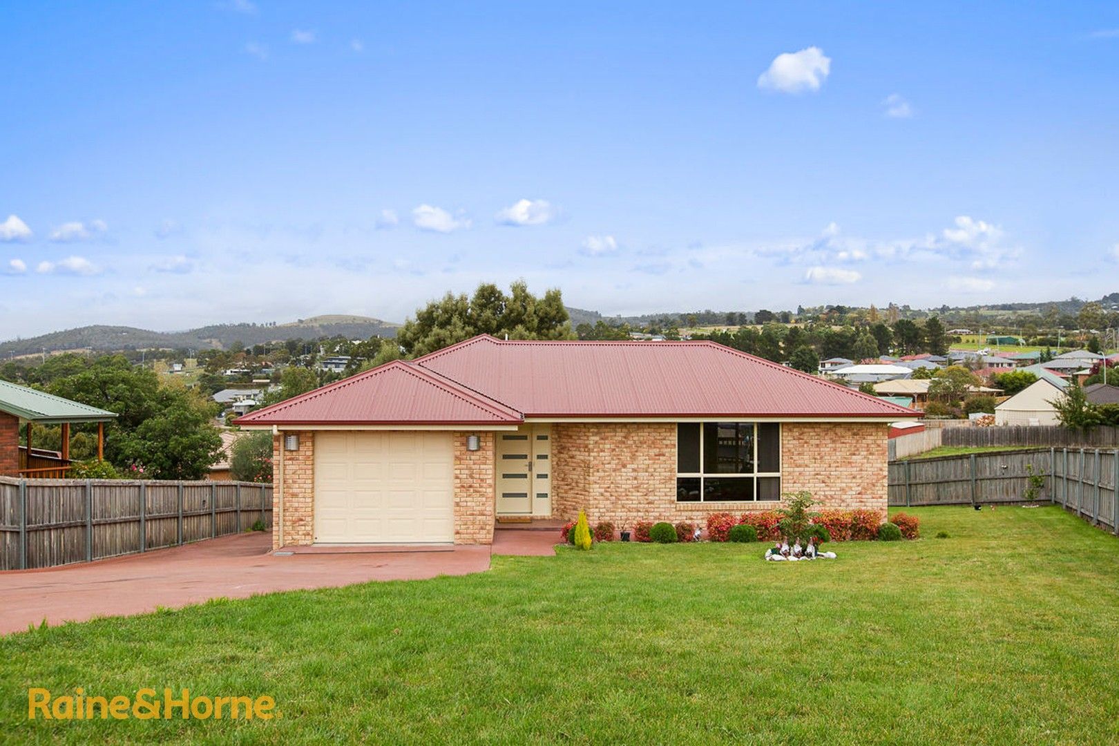 3 bedrooms House in 23 Freesia Crescent KINGSTON TAS, 7050