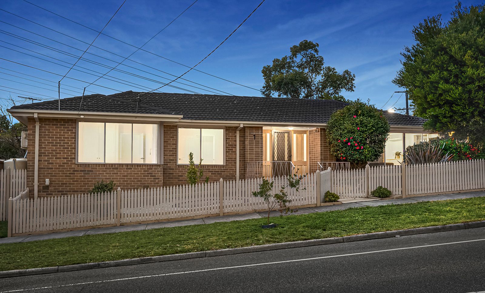 1 Bimbadeen Crescent, Yallambie VIC 3085, Image 0