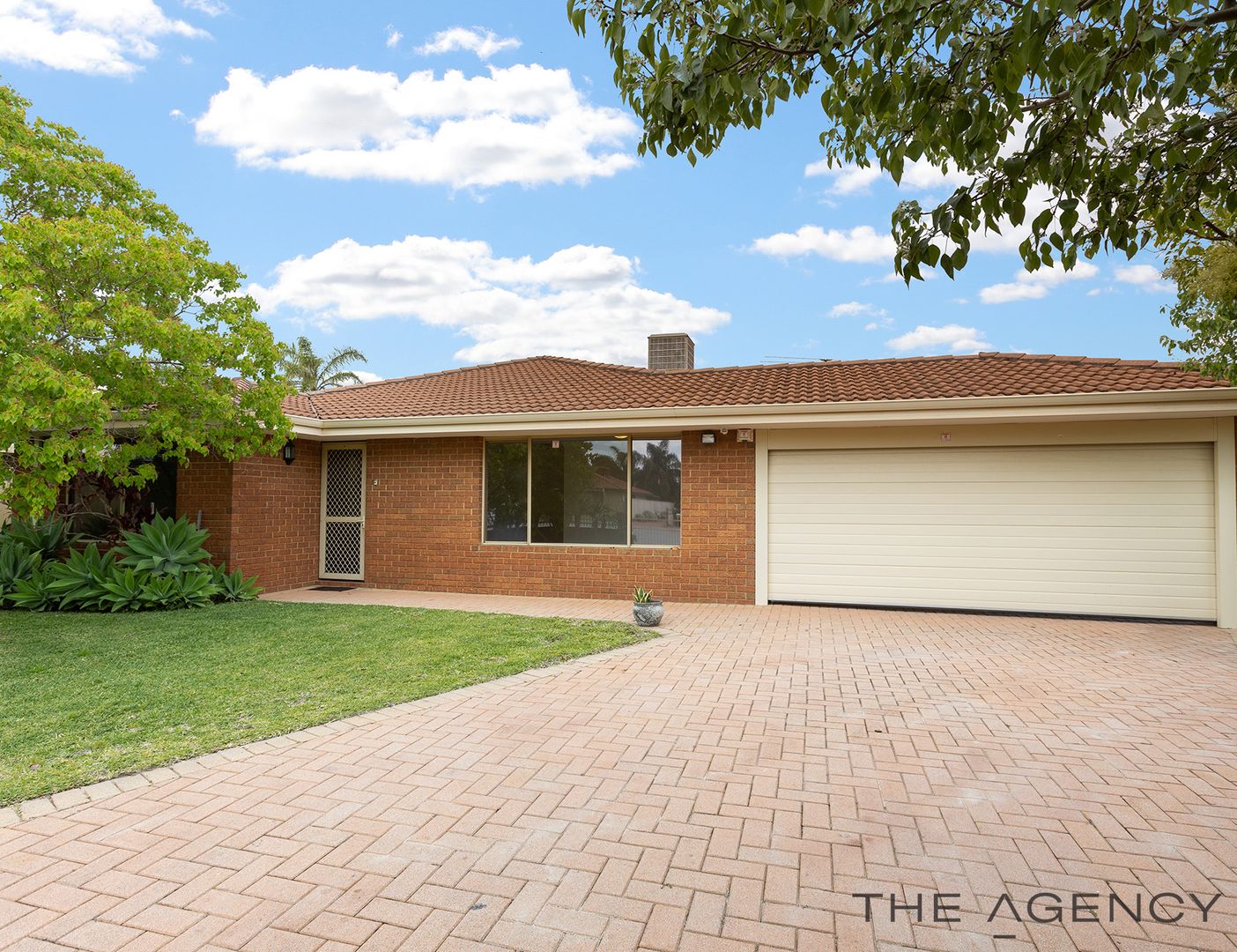 13 Pumice Court, Forrestfield WA 6058, Image 2