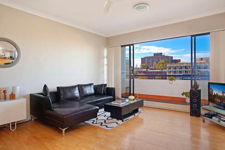 1 bedrooms Apartment / Unit / Flat in 501/188 Chalmers Street SURRY HILLS NSW, 2010