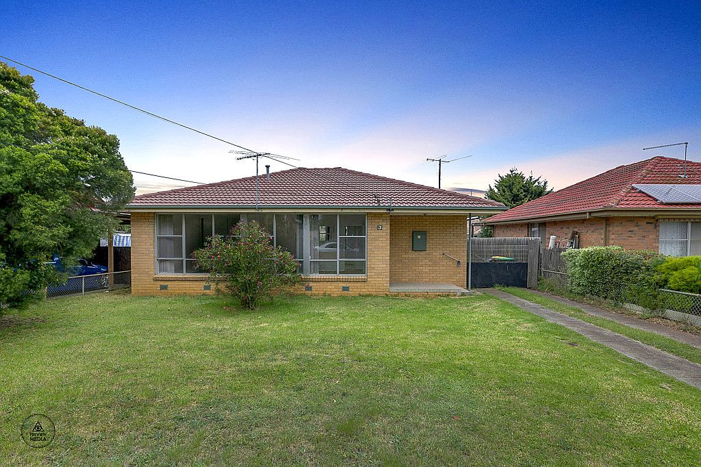 3 bedrooms House in 3 Kaye Crescent LAVERTON VIC, 3028
