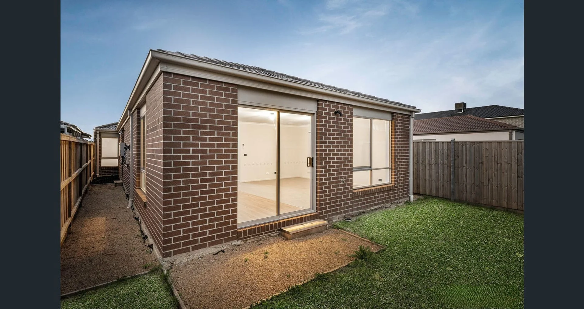 Additional image 10 of 27 Orleana Way, Clyde North VIC 3978