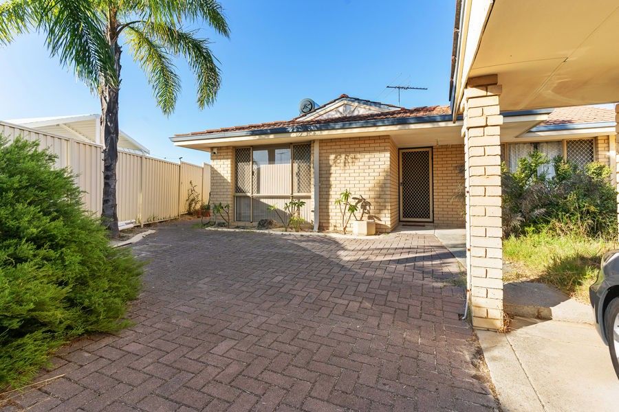 12b Claredon Court, Alexander Heights WA 6064, Image 0