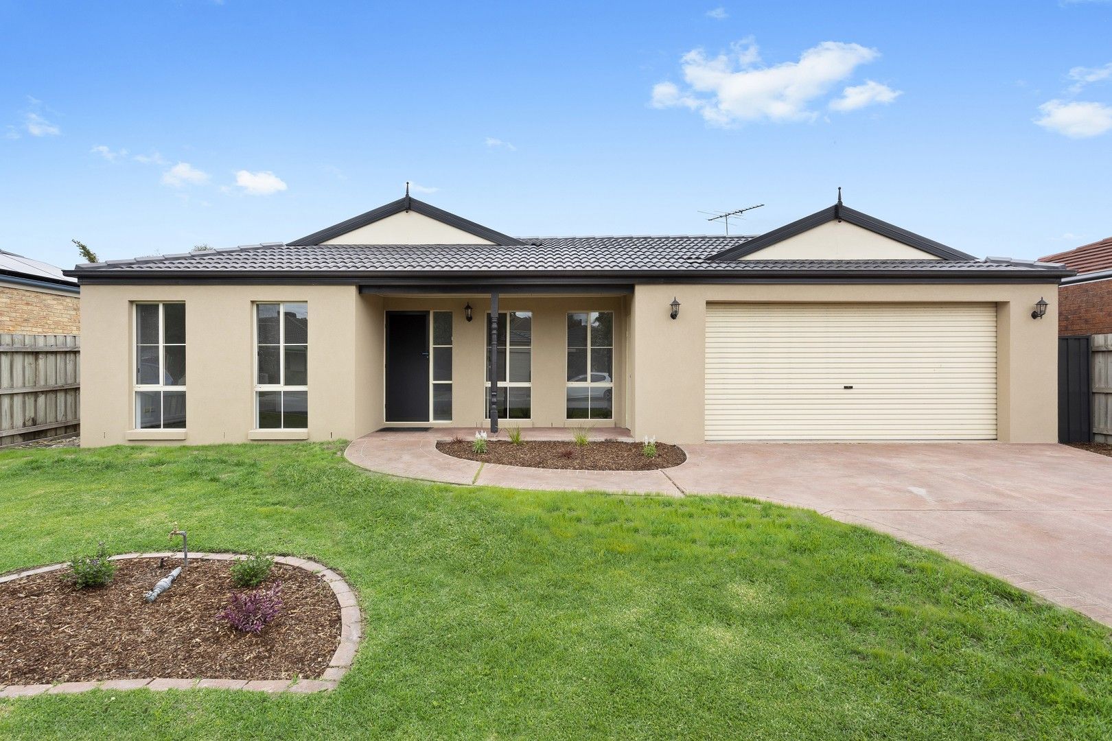 3 bedrooms House in 5 Lady Barlow Court PATTERSON LAKES VIC, 3197