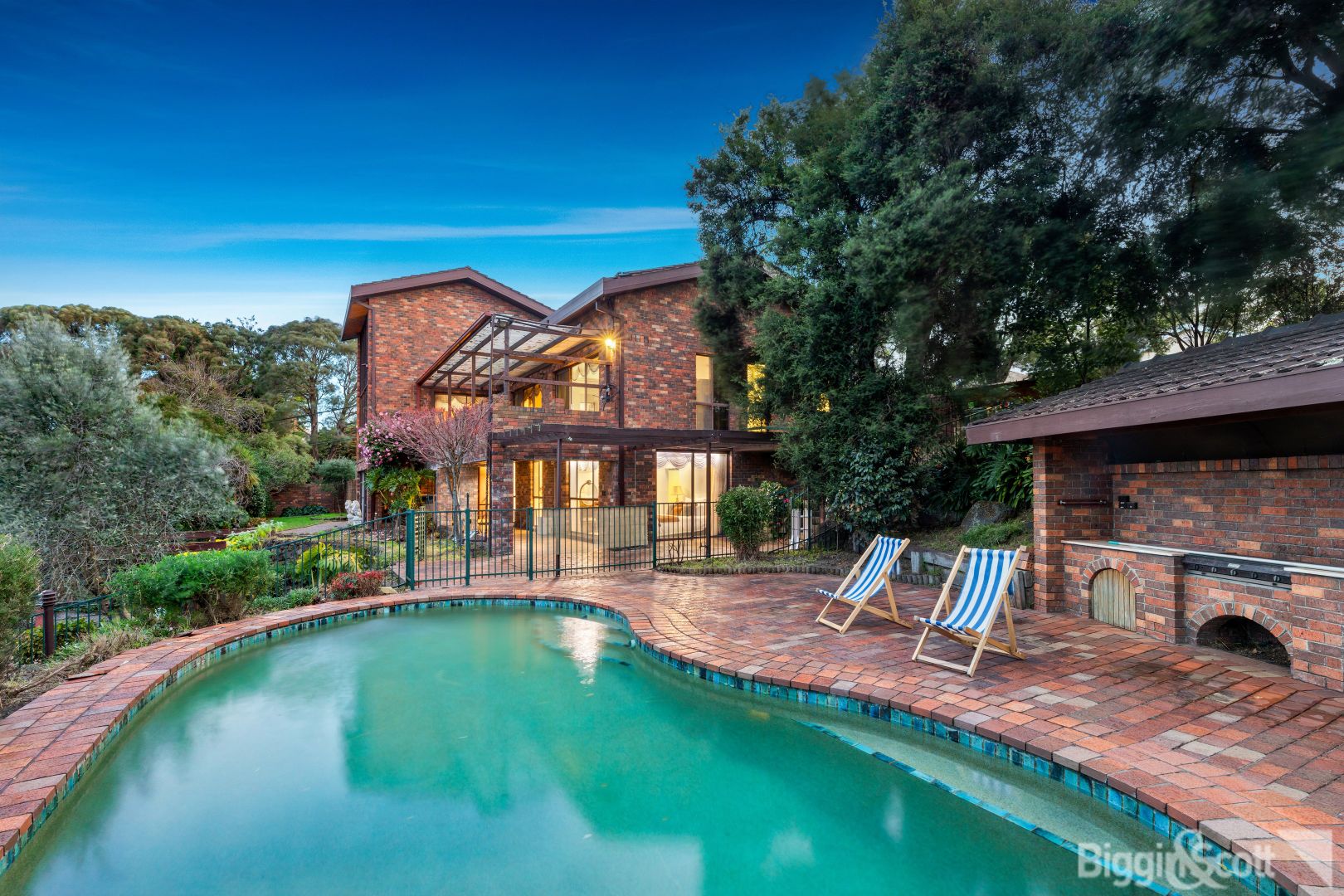 25 Stirling Crescent, Glen Waverley Property History & Address