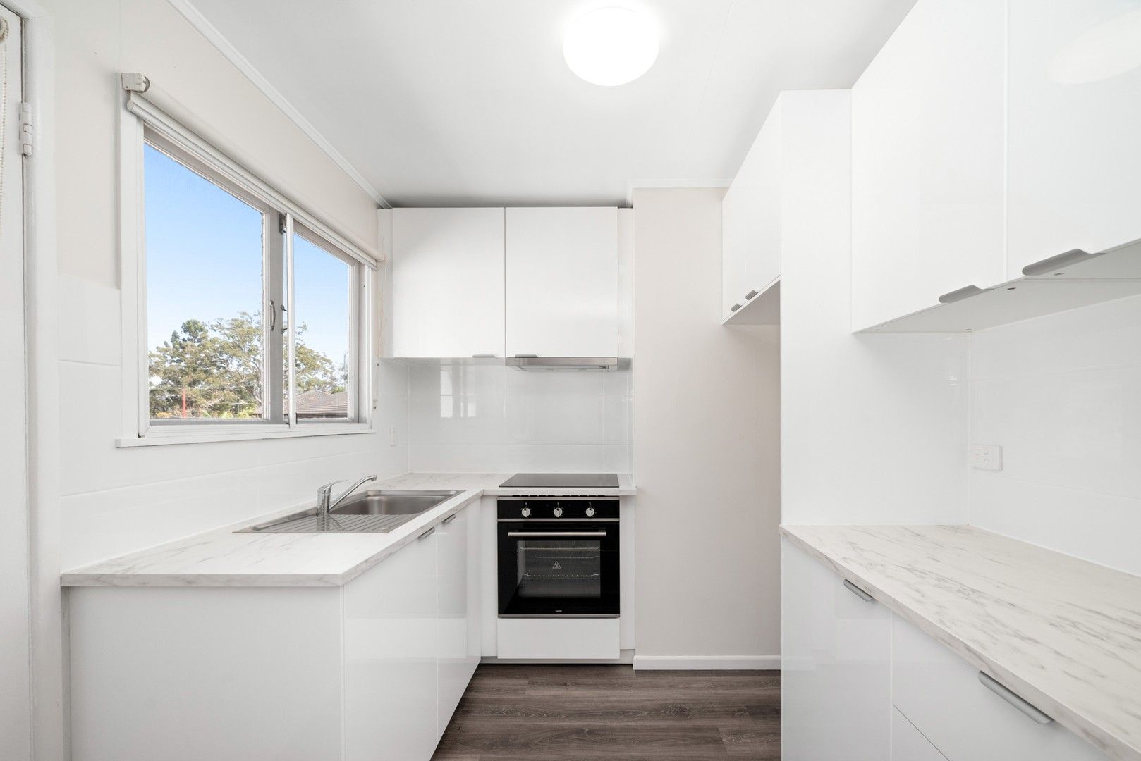 1 bedrooms Apartment / Unit / Flat in 3/467 Cavendish Road COORPAROO QLD, 4151