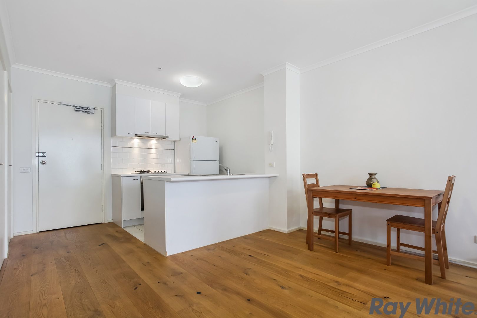508/148 Wells Street, South Melbourne VIC 3205, Image 2