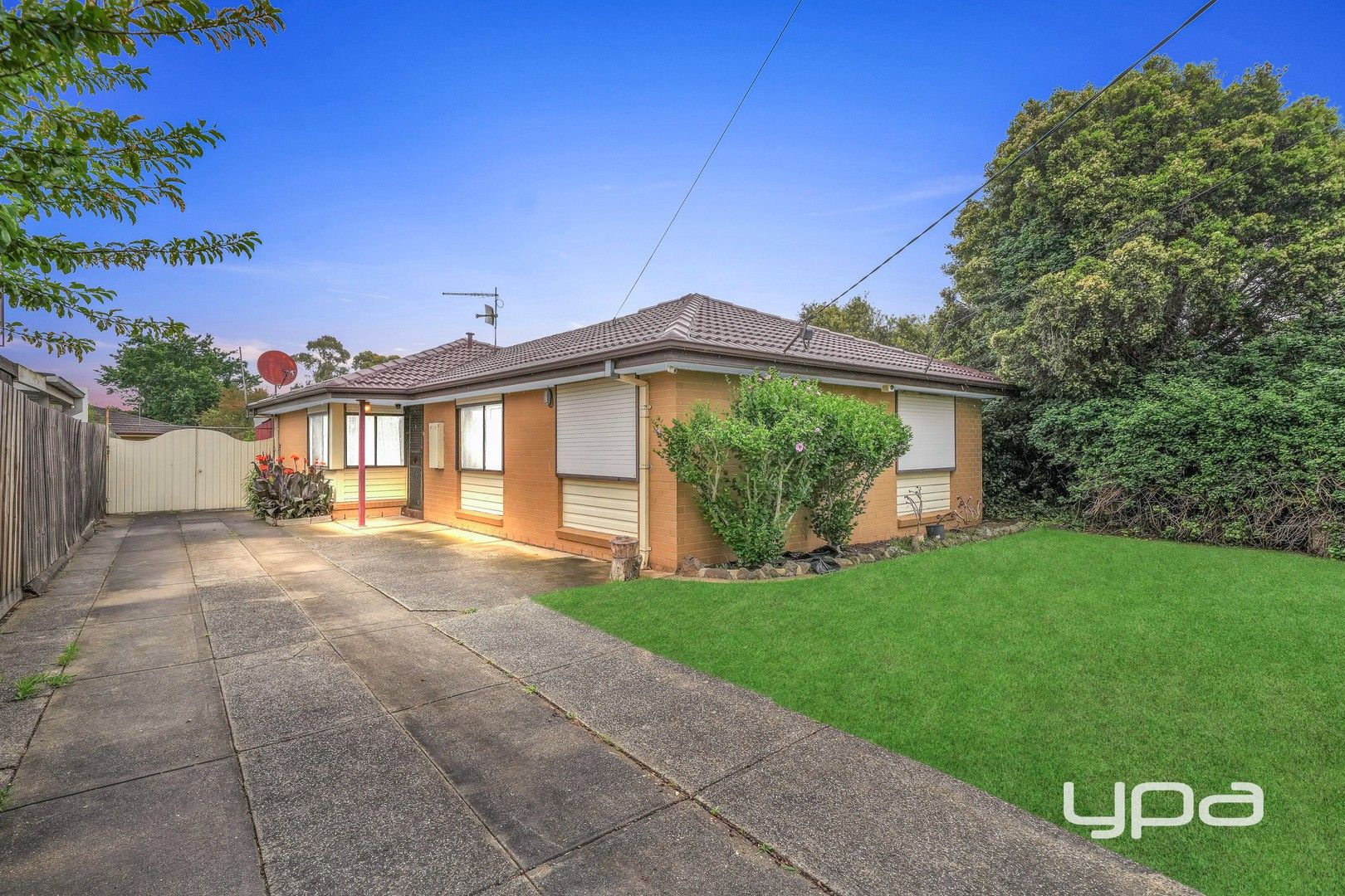 7 Woodburn Crescent, Meadow Heights VIC 3048 Domain