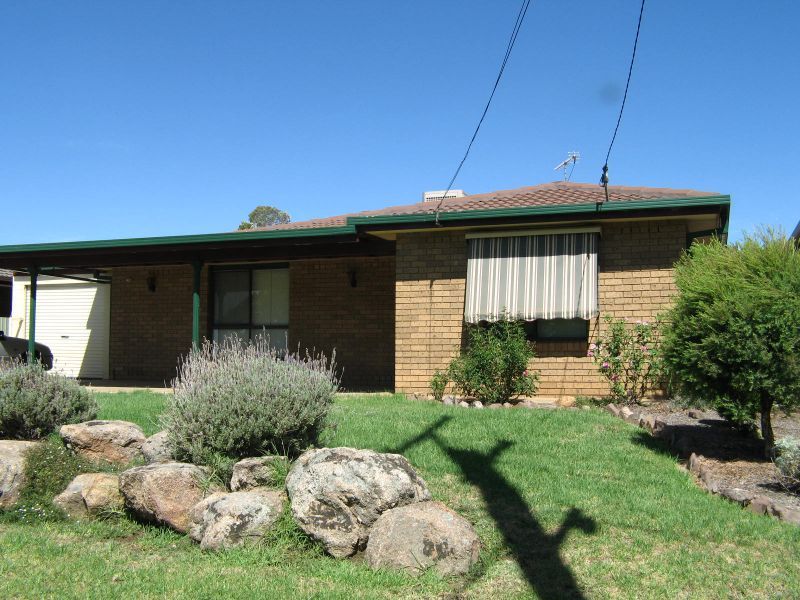 23 Truscott Drive, Ashmont NSW 2650