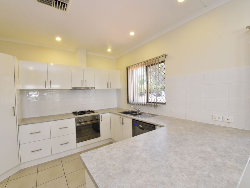 2/2 Arunga Street, The Gap NT 0870, Image 2