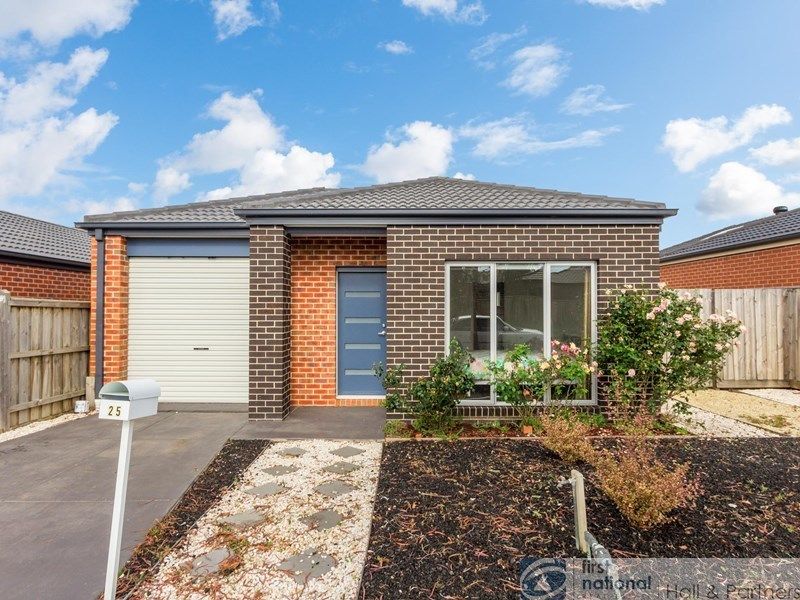 3 bedrooms House in 25 Braestar Street CRANBOURNE VIC, 3977