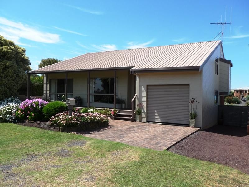 12 Mccasker Court, Port Fairy VIC 3284