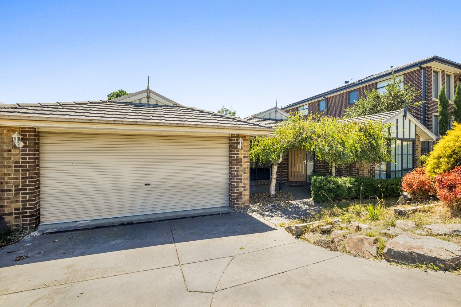 4 bedrooms House in 5 Dani Court ROWVILLE VIC, 3178