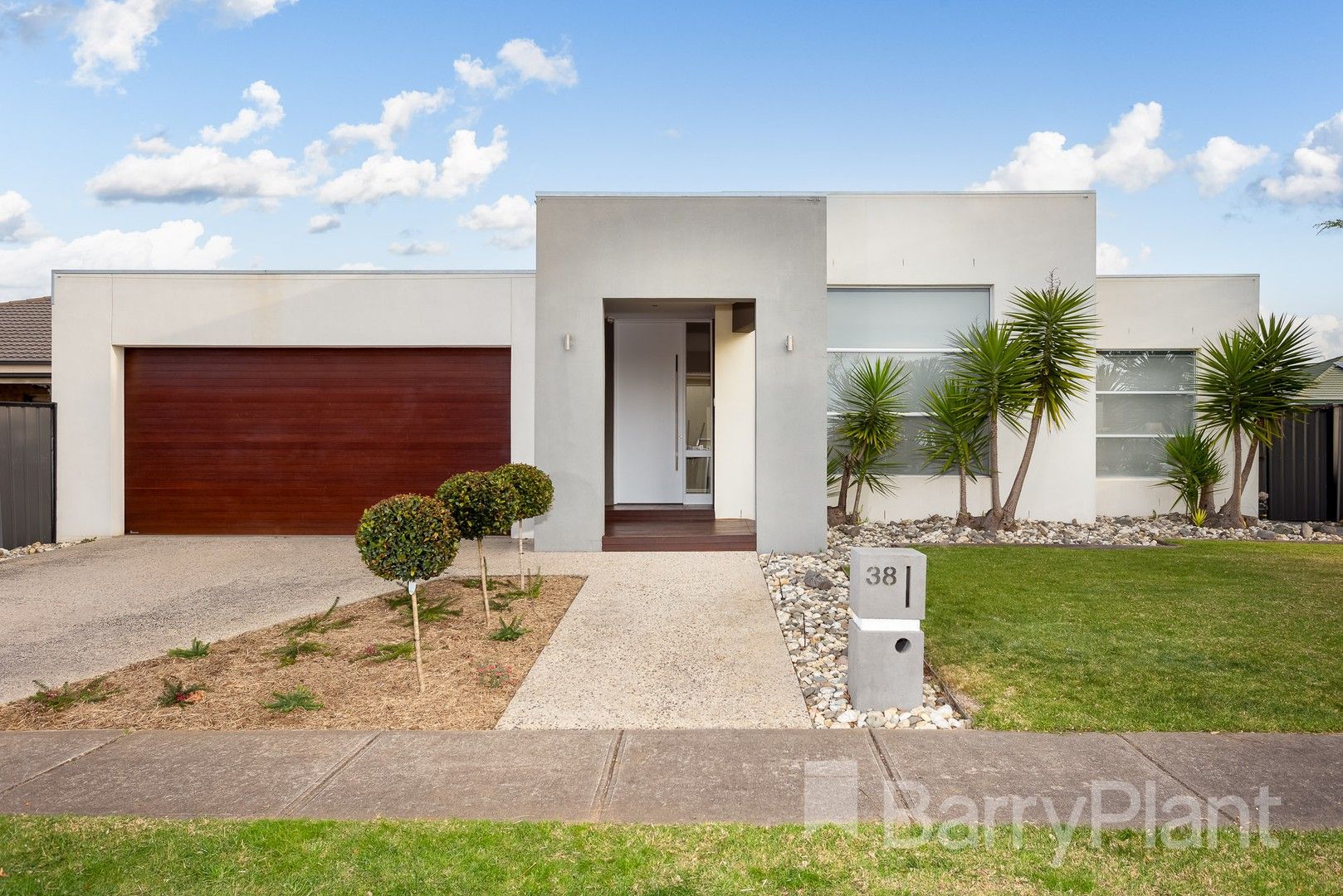 3 bedrooms House in 38 Santander Crescent POINT COOK VIC, 3030