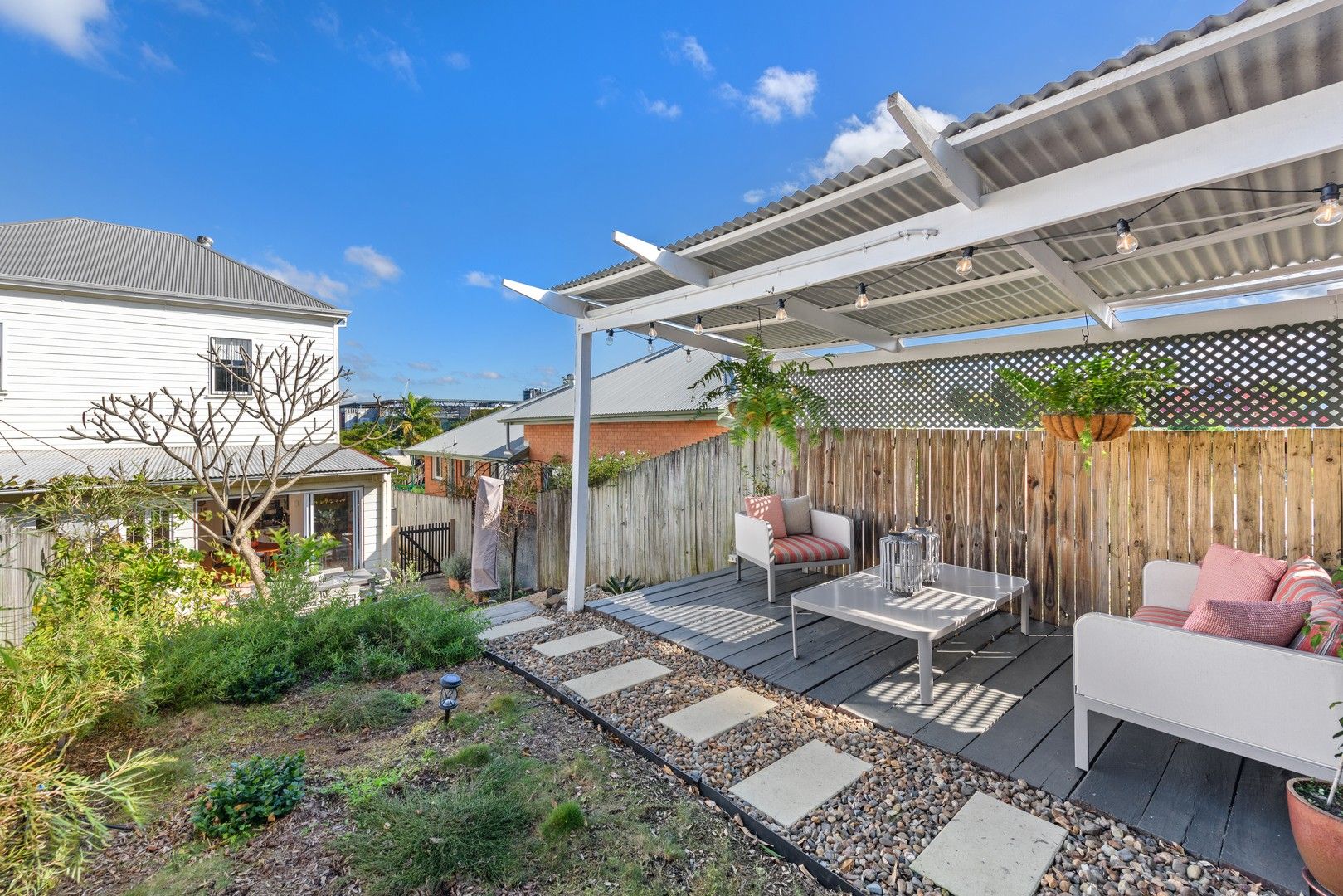 3 bedrooms Townhouse in 2/25 Regent Street PETRIE TERRACE QLD, 4000