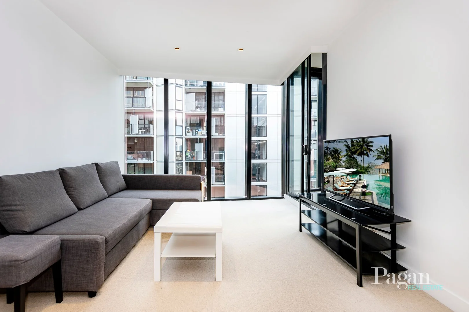 1802/677 La Trobe Street, Docklands VIC 3008