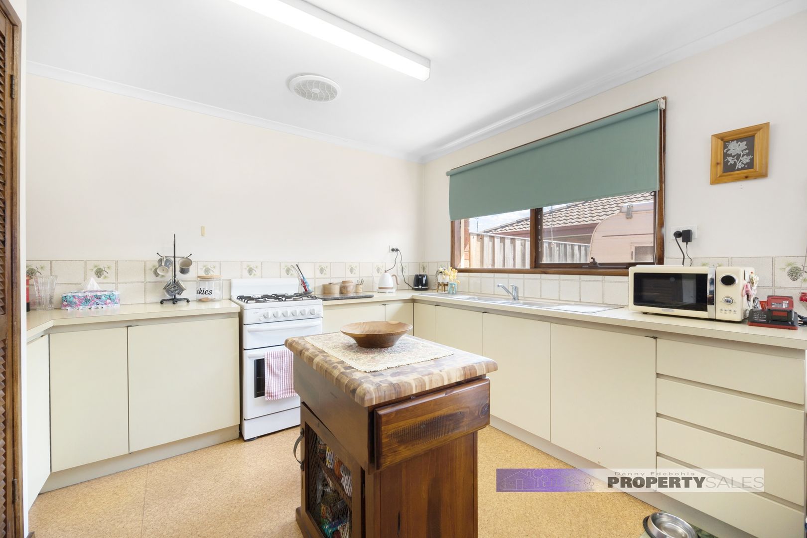 2/32 Saxtons Drive, Moe VIC 3825, Image 2