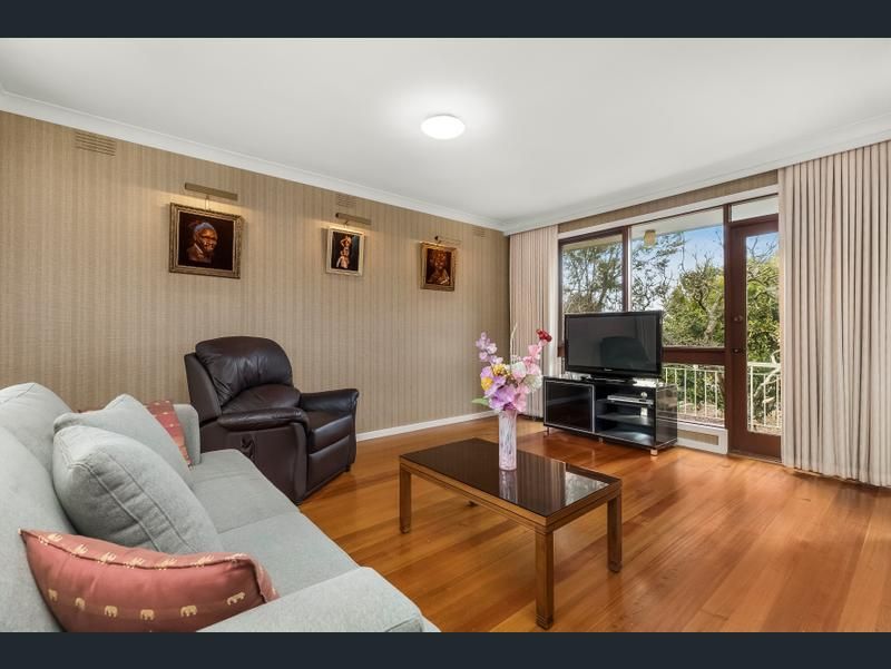 58 Cambridge Drive, Glen Waverley VIC 3150, Image 2