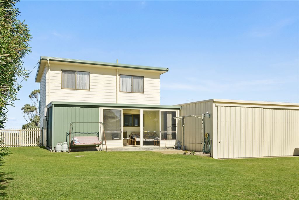 12 Island View Drive, Clayton Bay SA 5256, Image 2