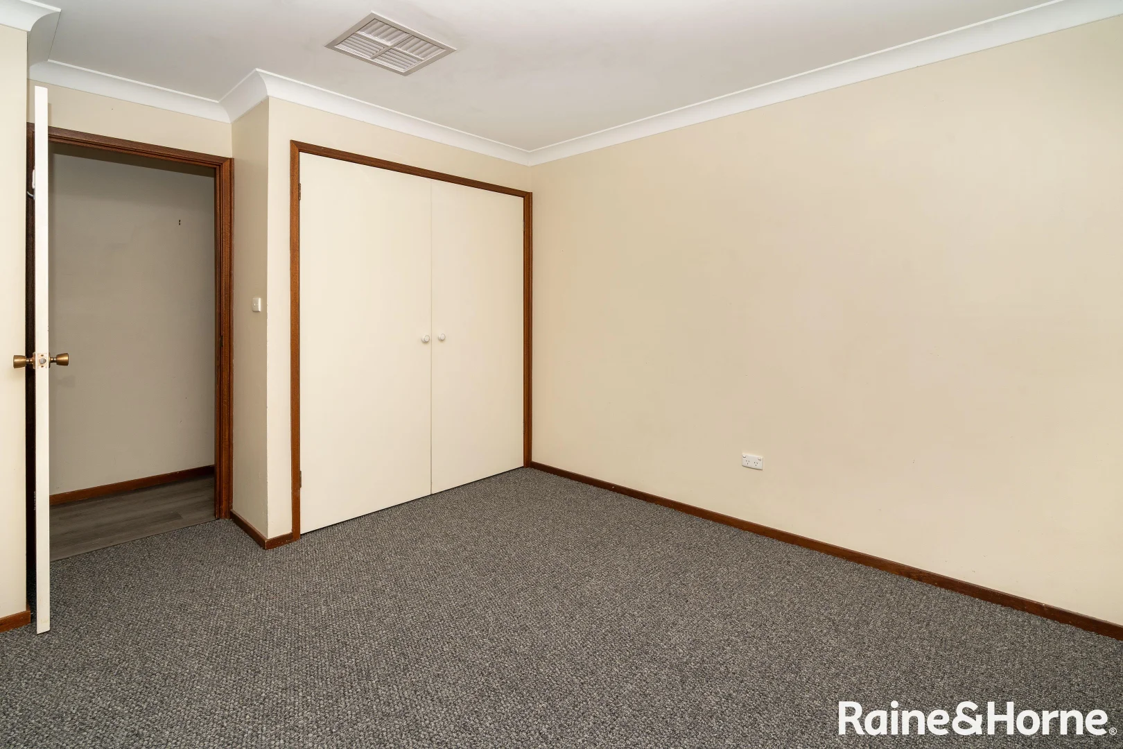 Additional image 5 of 15 Miller Avenue, Tolland NSW 2650